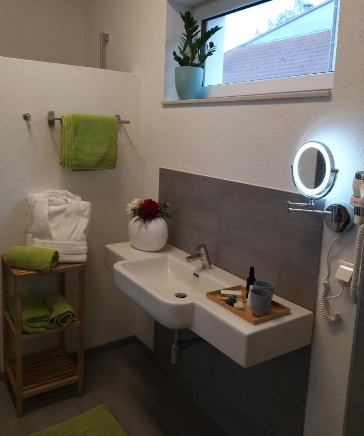 Doms Gaestehaus Frauenkirchen Bagian luar foto