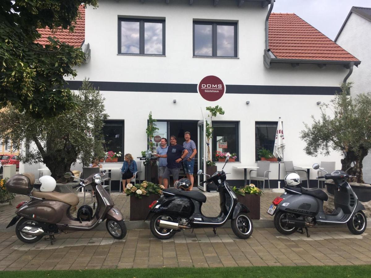 Doms Gaestehaus Frauenkirchen Bagian luar foto